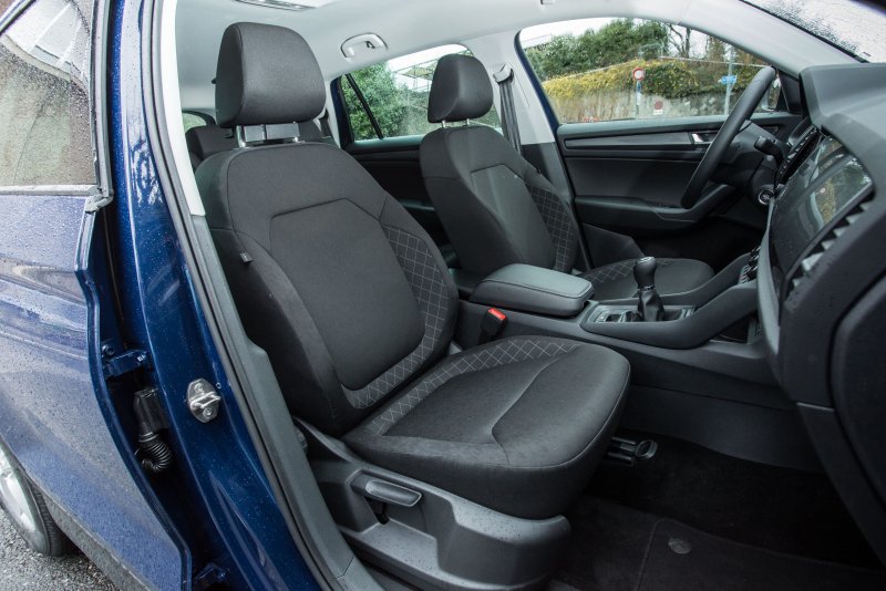 Кресла передние Skoda Kodiaq Актив