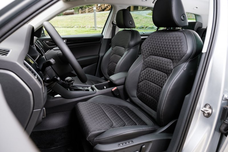 Skoda Karoq 2020 водительское сиденье