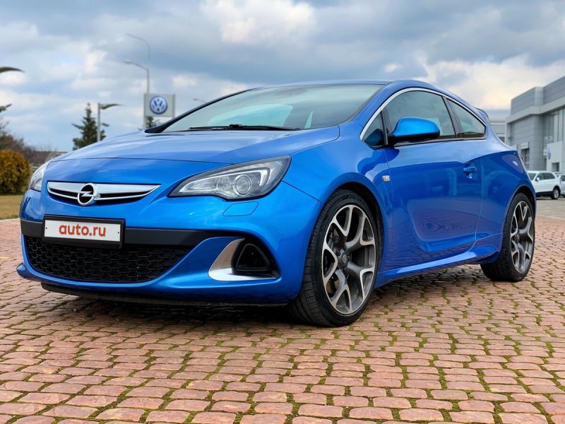 Opel Astra GTC OPC 2012