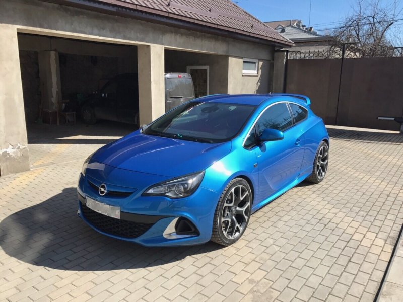 Opel Astra OPC 2013