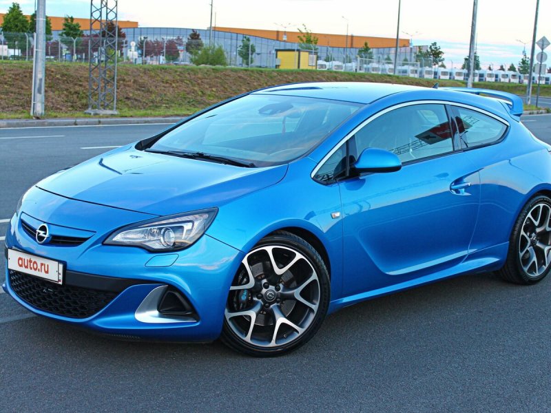 Opel Astra GTC 2010 синий