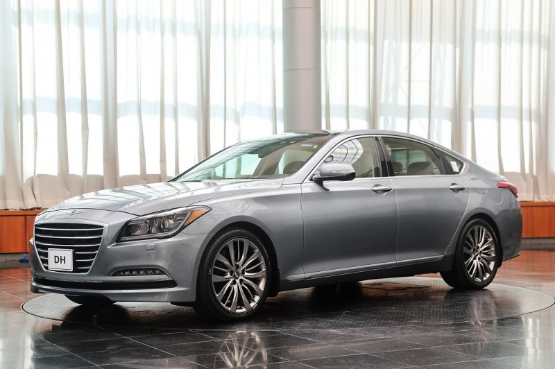 Hyundai Genesis 2013