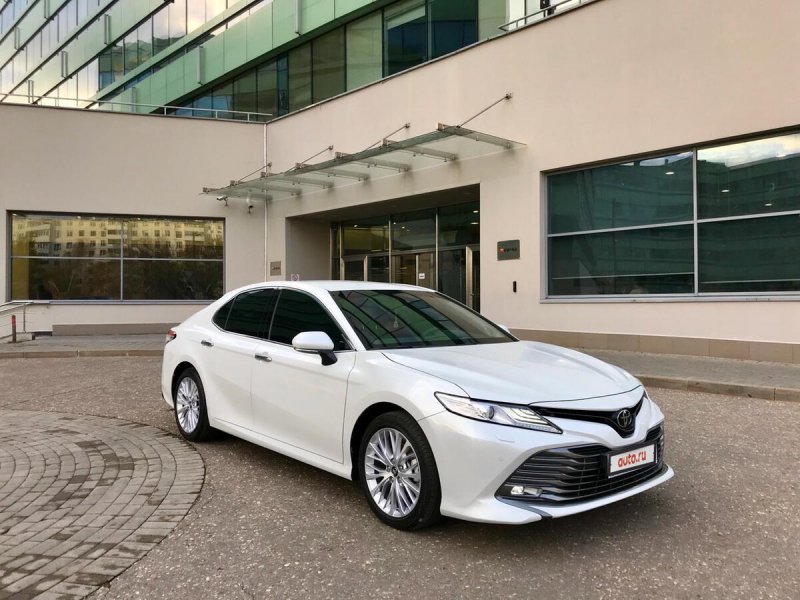 Toyota Camry VIII (xv70)