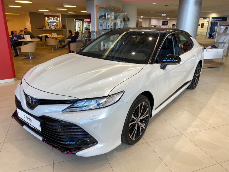 Toyota Camry 70 Front