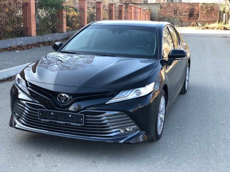 Toyota Camry xv70 черная