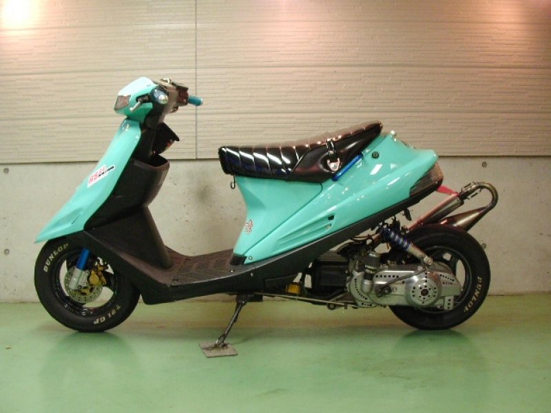 Suzuki address v100