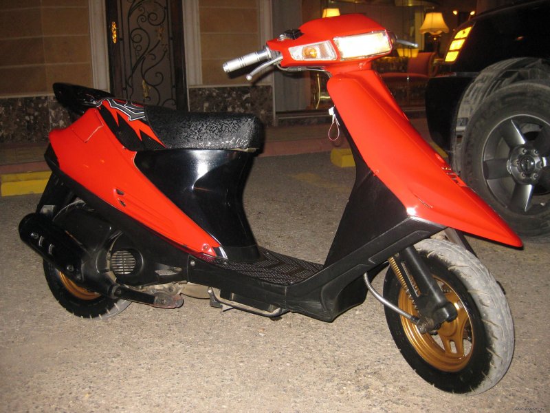 Suzuki address v100