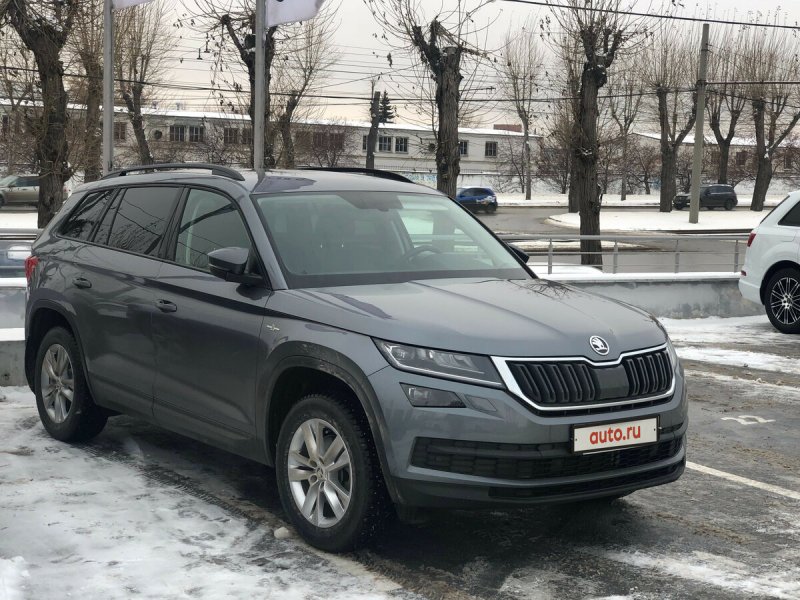 Skoda Kodiaq темно серый