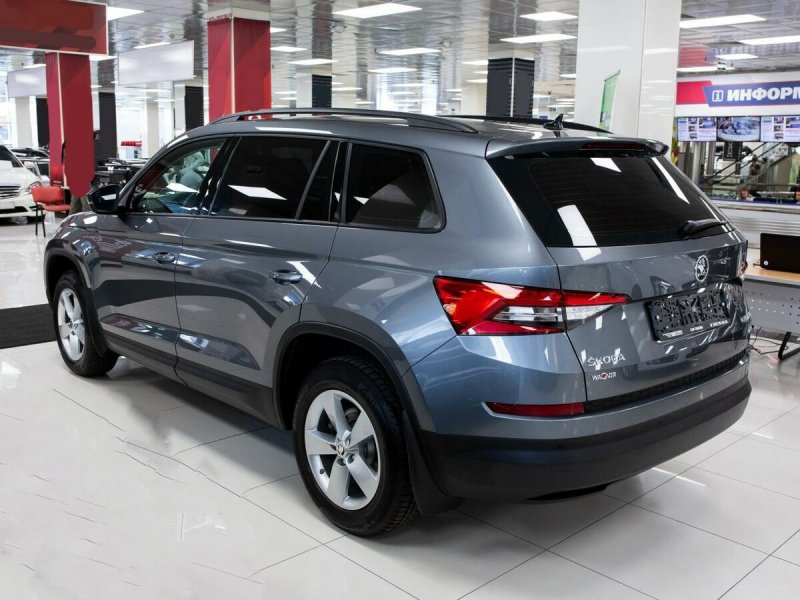 Skoda Kodiaq серебристый Brilliant металлик