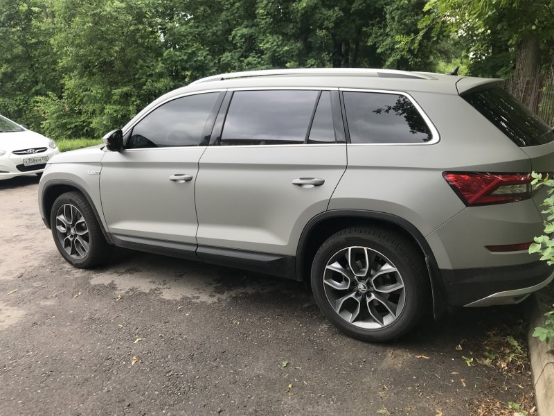 Škoda Kodiaq серый