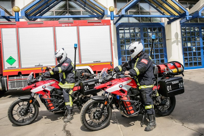 Honda vfr1200x пожарно-спасательный мотоцикл