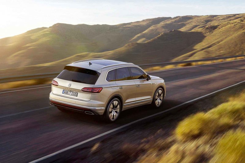 VW Touareg 2019 сзади
