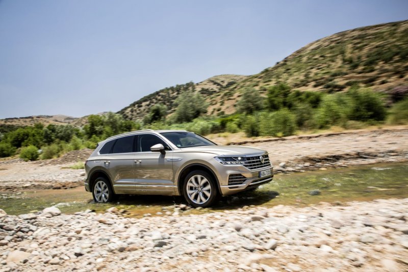 Volkswagen Touareg 2 поколение