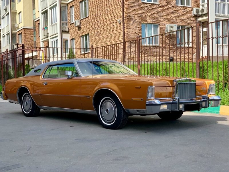 Lincoln Mark 4
