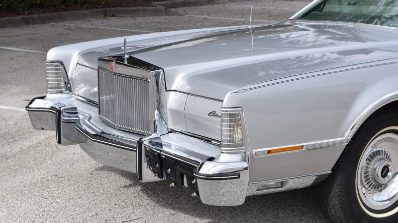 Cadillac Continental 1975