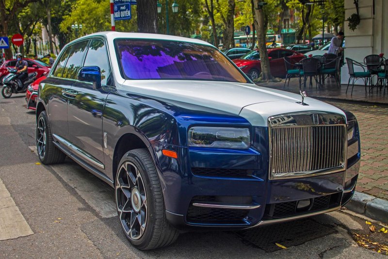 Rolls Royce Cullinan 2021