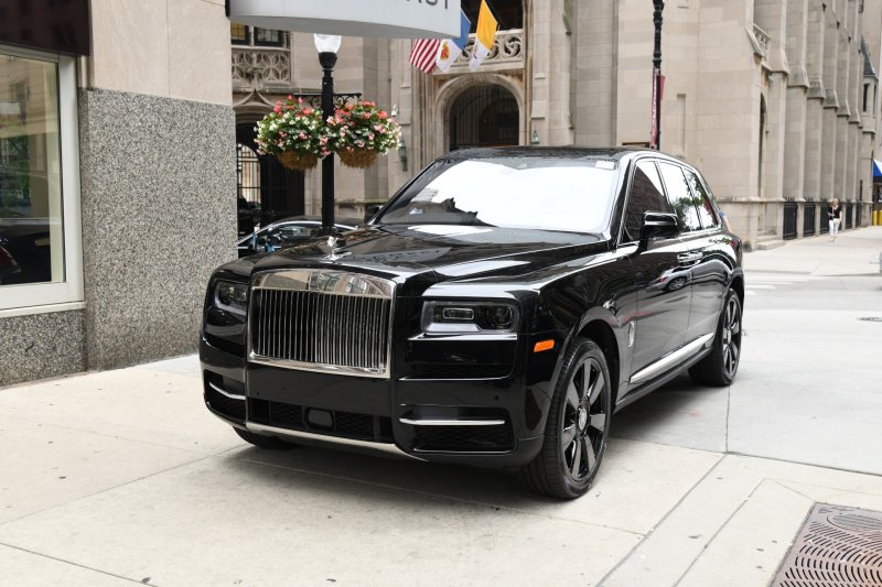 Кроссовер Rolls-Royce Cullinan