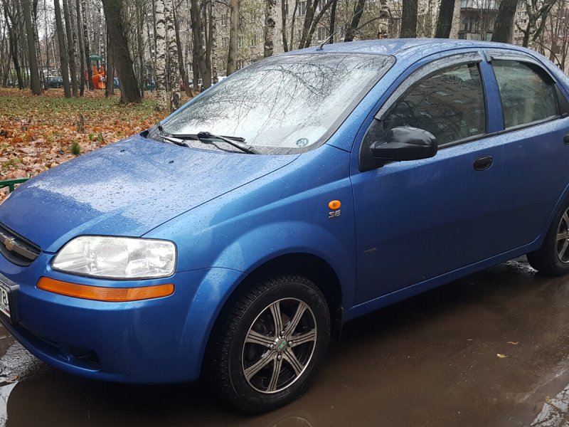 Шевроле Авео 2004 хэтчбек 1.4