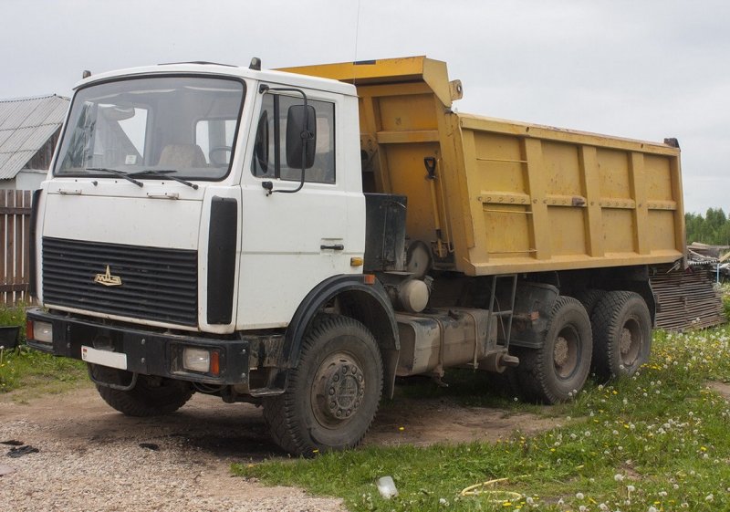МАЗ 5516 самосвал