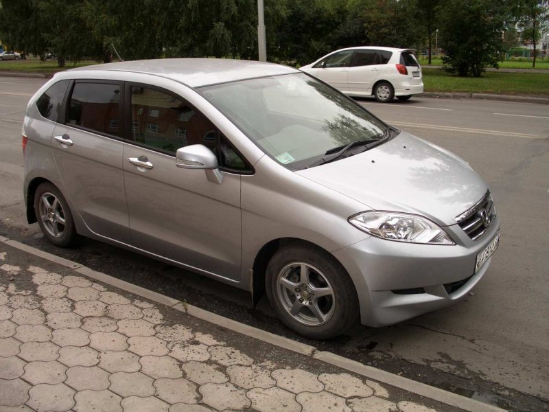 Хонда Edix 2003