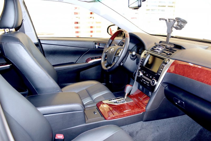 Toyota Camry v50 салон