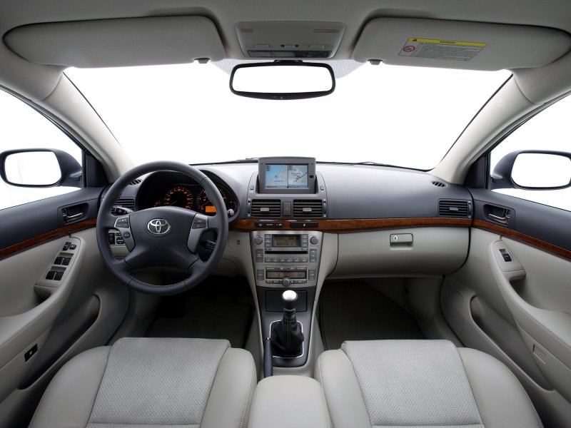 Toyota Avensis 2006 салон