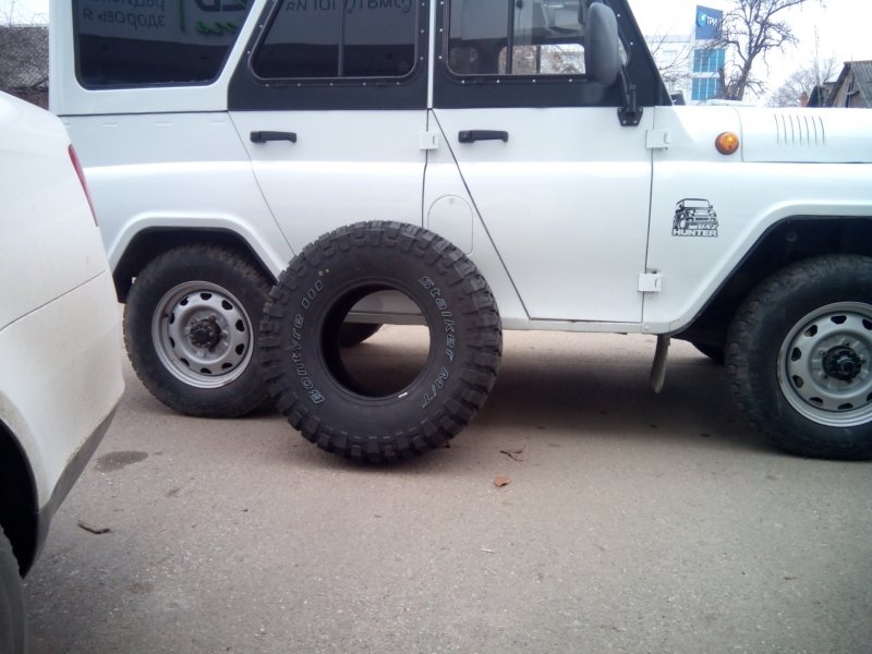 Грязевые шины на UAZ Hunter