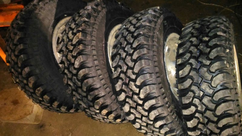 Автошина на УАЗ на 14 грязевая