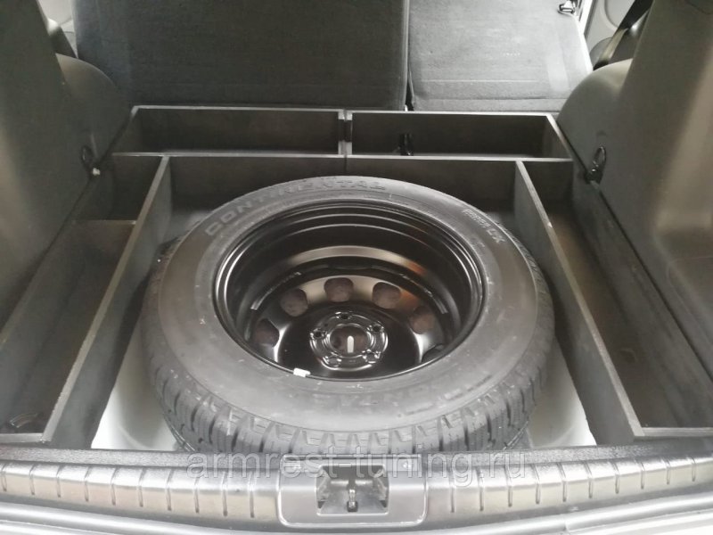 Nissan Terrano wd21 запаска в багажнике