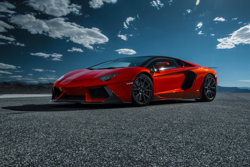 Lamborghini Aventador lp700-4 красный