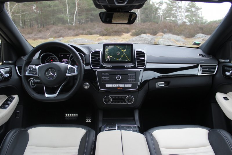 Mercedes GLE 2017 салон