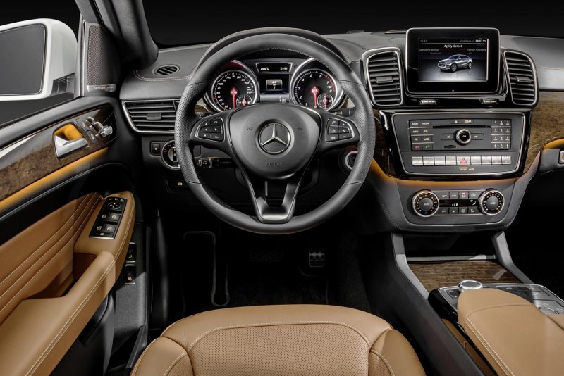 Mercedes GLE 2017 салон