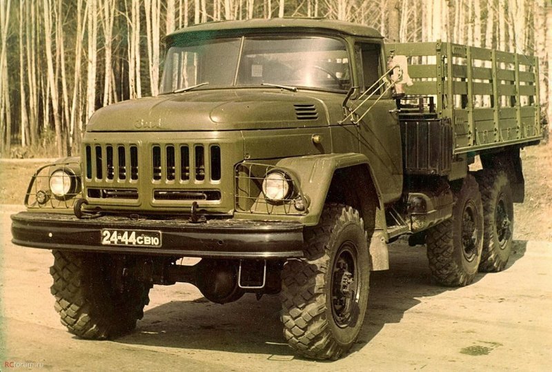Грузовик ЗИЛ 131 армейский
