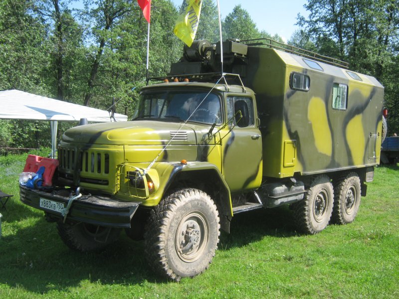 ЗИЛ 131 военный седельный тягач