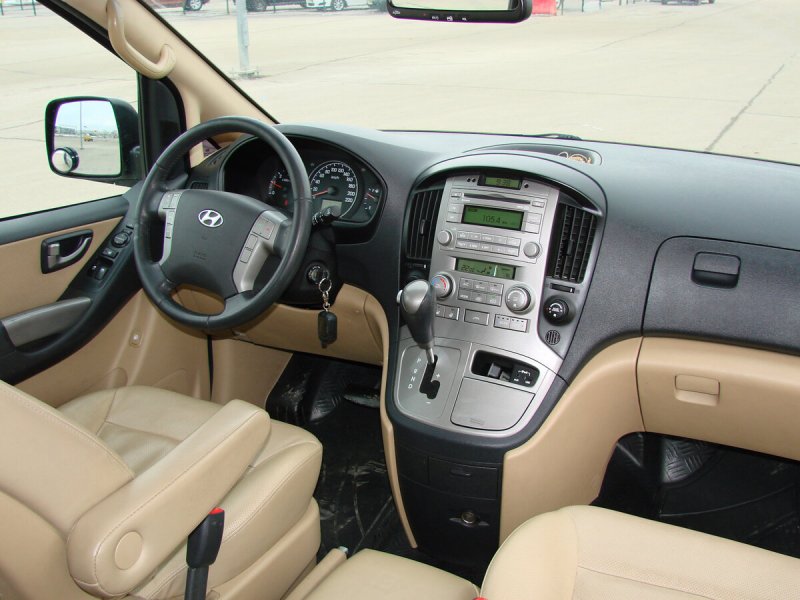 Hyundai Grand Starex салон