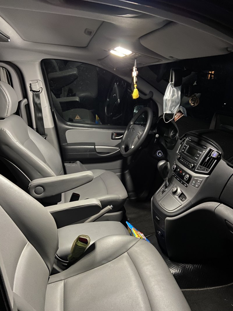 Hyundai h1 Grand Starex салон
