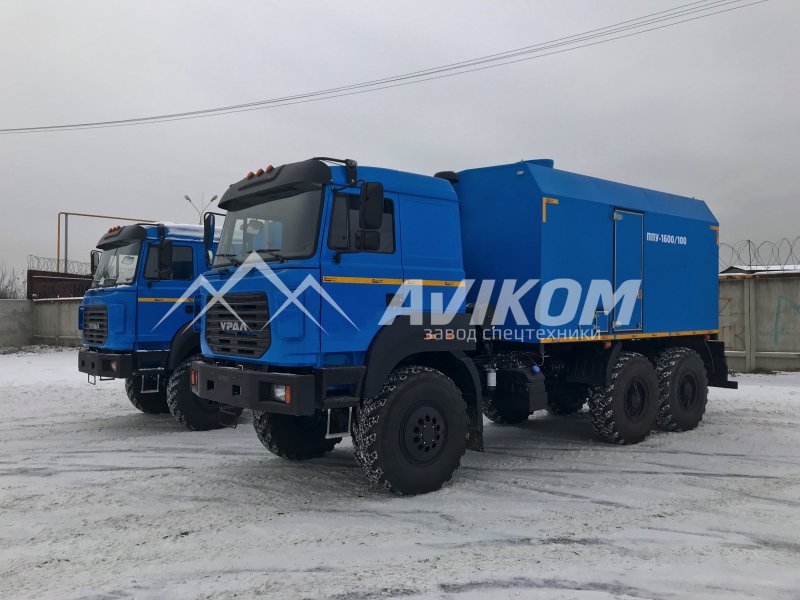 Урал 5557 бескапотный