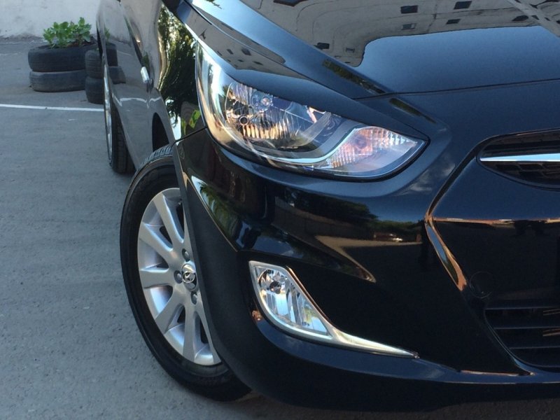Hyundai Solaris 2013 с ресничками