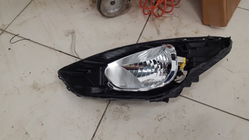 Hyundai Solaris 2013 фара линза led