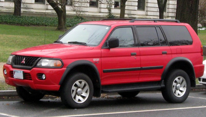 Mitsubishi Pajero Sport 1 красный