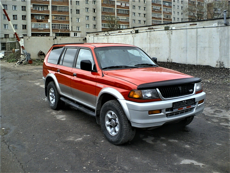 Митсубиси Монтеро спорт 1999
