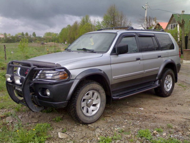 Митсубиси Монтеро спорт 1999