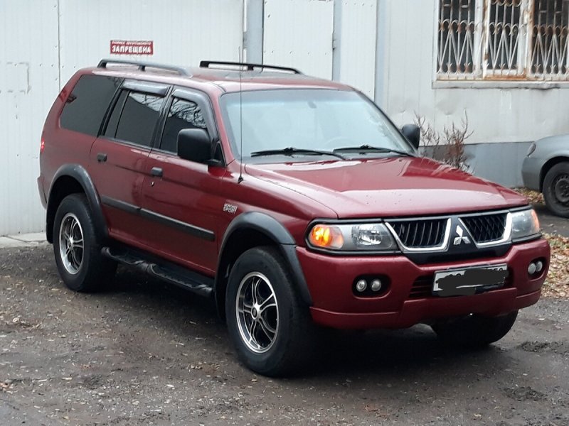 Montero Sport 2001 красный