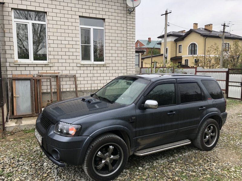 Ford Escape Maverick r18