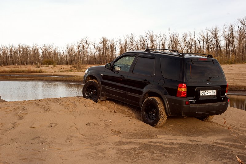 Ford Maverick r 19