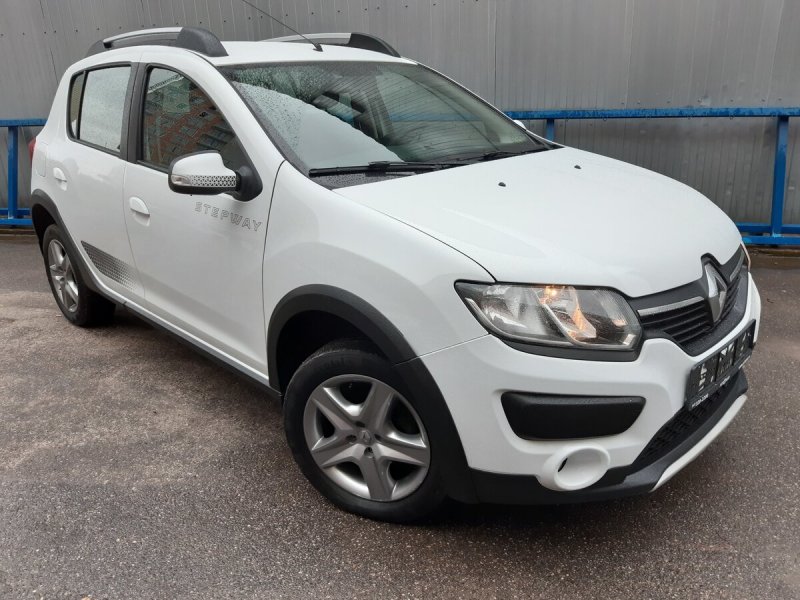 Renault Logan Stepway белый