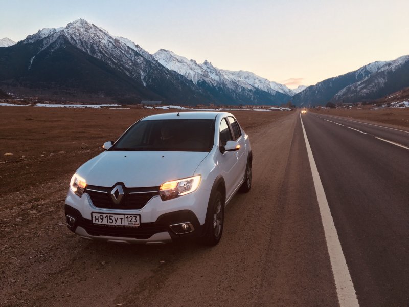 Logan Stepway белый