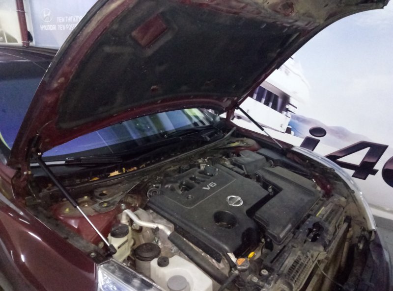 Держатель упор капота Nissan Teana j32