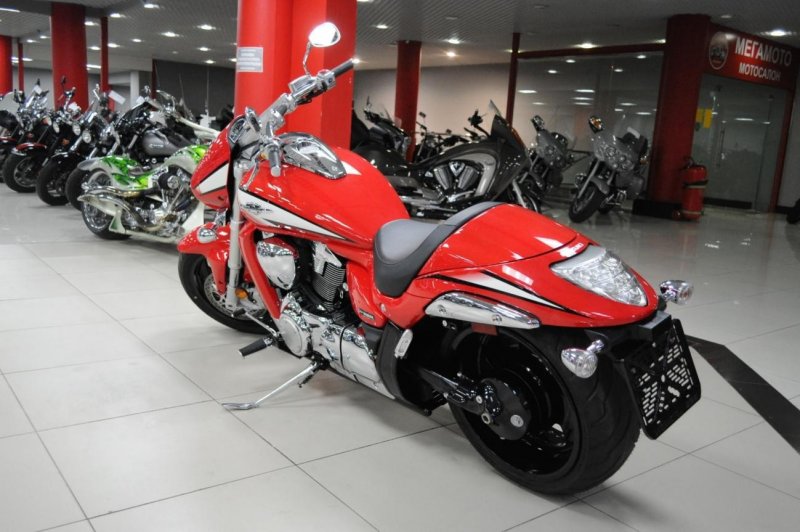Suzuki Boulevard m109r