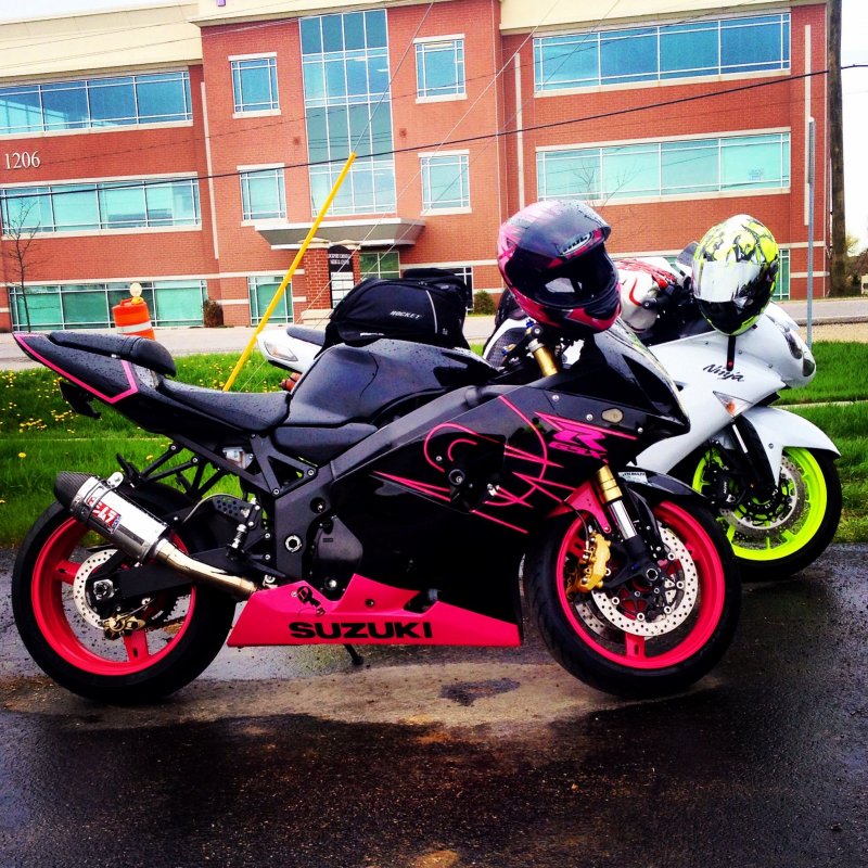 Спортбайк Suzuki GSX-r600